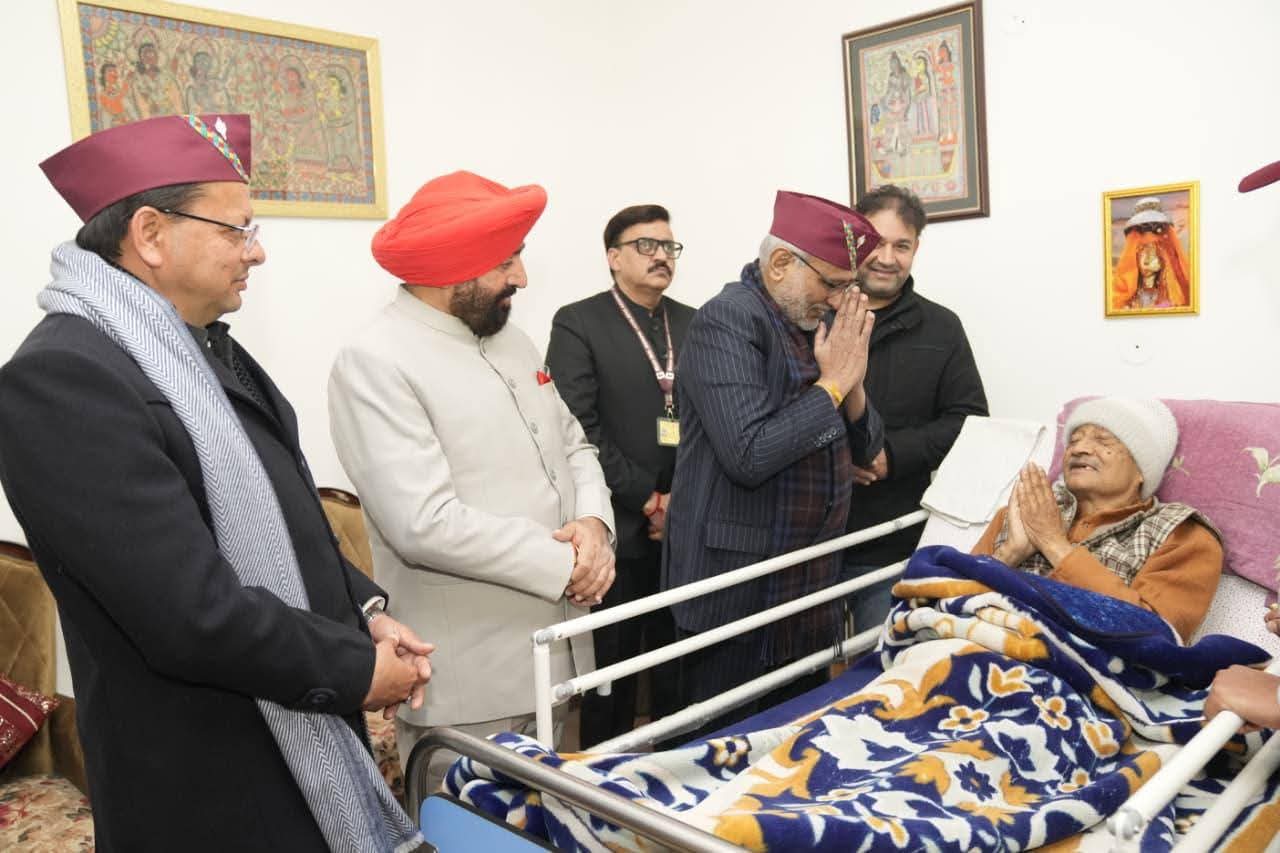 देहरादून: विधानसभा अध्यक्ष ऋतु खण्डूड़ी के आवास पर पहुंचे उपराष्ट्रपति, पिता बीसी खण्डूड़ी के स्वास्थ्य का जाना हाल